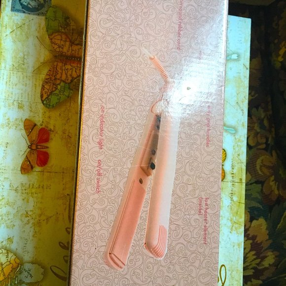 Corioliss Professional Ceramic Straightening Iron - Picture 2 of 4